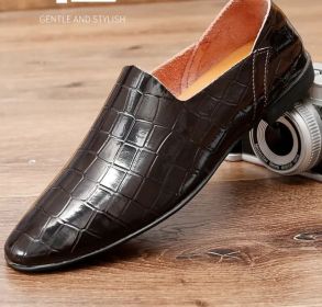 Bright men's beanie shoes Soft leather loafers slip-on casual shoes Fashion comfortable men's shoes (Color: Brown, size: 38)
